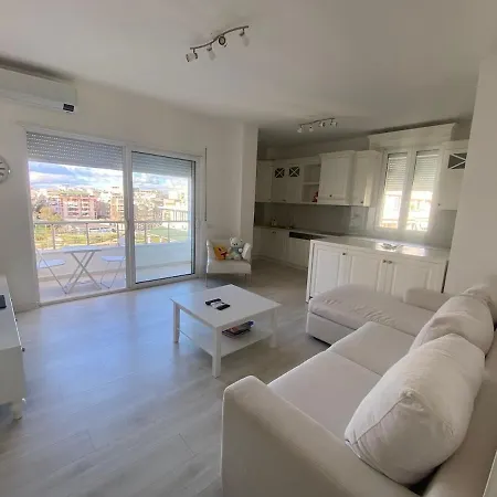 Appartamento Cozy With Zoo And View Tirana