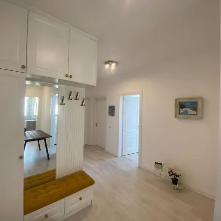 Cozy With Zoo And View